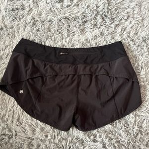 lululemon black speed shorts fits size 8
